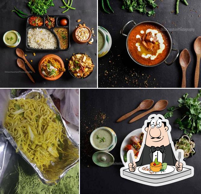 Food at Bhukkad Junction - Hunger Begins From Here