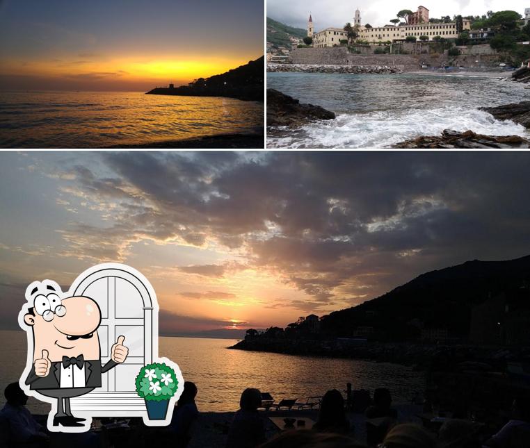Puoi goderti l'aria fresca da seduto all'esterno di TiKi Bar | Baia dei Frati
