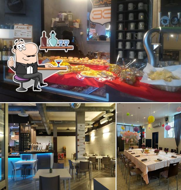 La interni e cibo del ristorante