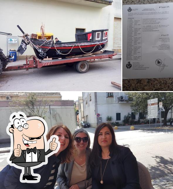 Vedi questa foto di Bar Mameli