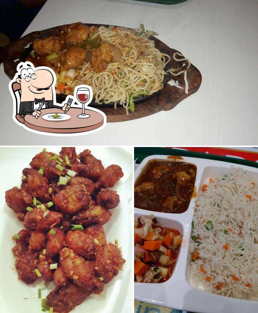 Food at Tropical Chinese Lake Mall