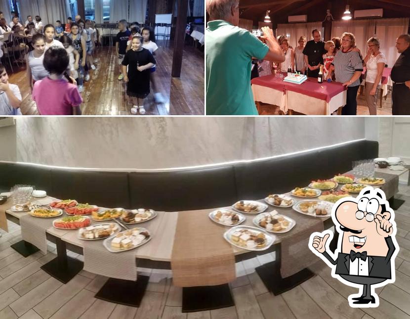 Dai un'occhiata agli interni di Ristorante Pizzeria Santa Rita