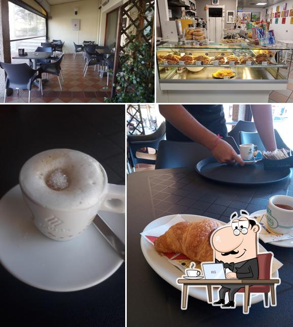 Tra le diverse cose da COFFEE HOUSE si possono trovare la interni e bevanda