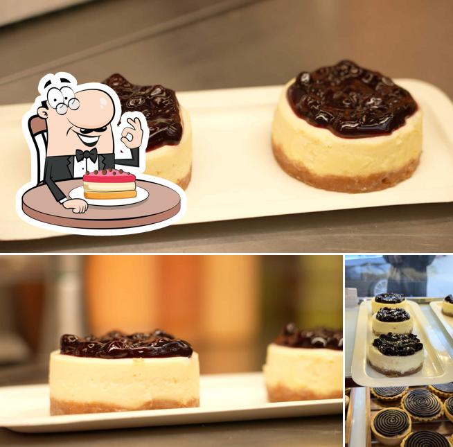 Cheesecake at FLIP DINER