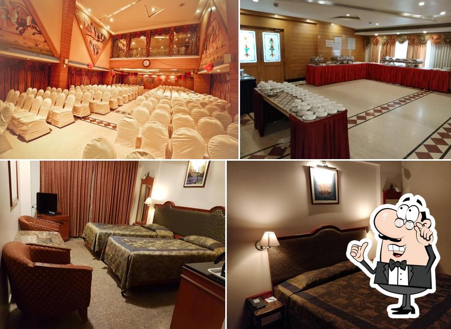 Take a seat at one of the tables at Vestin Park Hotel