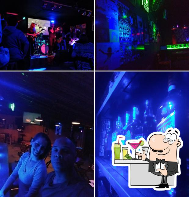 Woodstock Bar