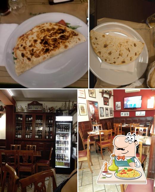 La cibo e interni del ristorante