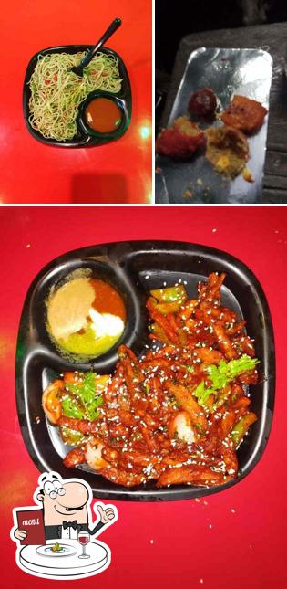 Meals at Momo's Wala With Mom's Kitchen