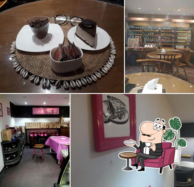 The interior of Cocoa Dramma