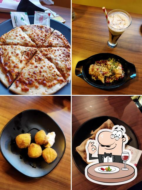 Food at Traffic Jamm - Amul Parlour