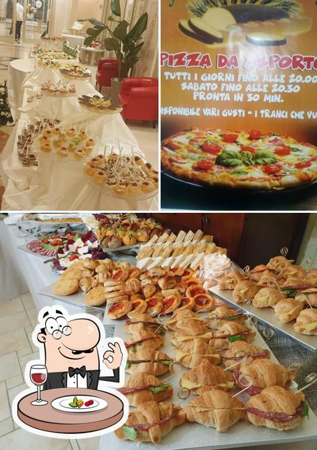 Tra le varie cose da La Bottega Del Pane si possono trovare la cibo e interni