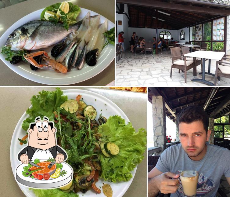 Restoran "Terasa laguna" propone un menu per gli amanti del pesce