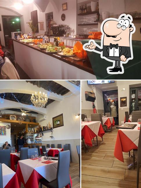 La interni e cibo del ristorante