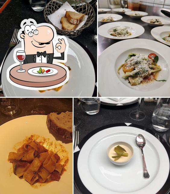 Nourriture à ENOTECA