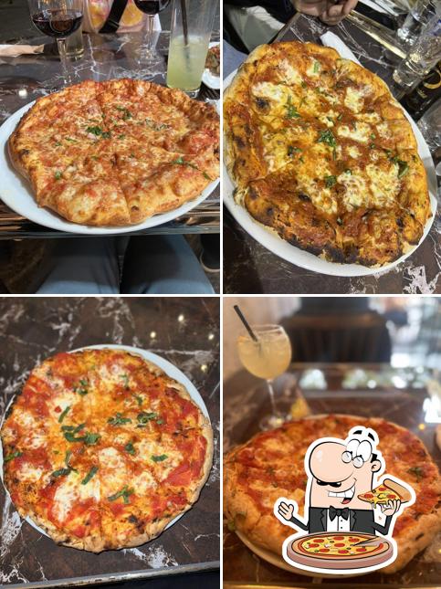 A AZZ! Italian Tavern, puoi goderti una bella pizza