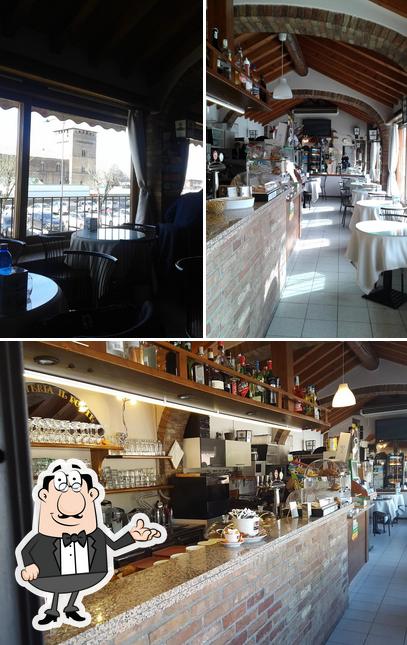 La immagine di interni e cibo da Bar Caffetteria Il Ponte s.n.c