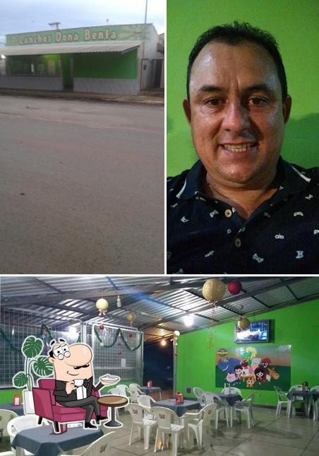 Veja imagens do interior do Lanches Dona Benta