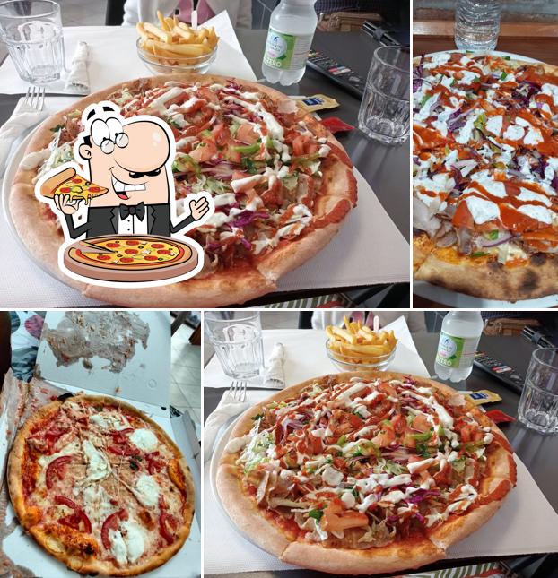 Scegli una pizza a Uylas Kebap Center Turkish Kebap-Pizza