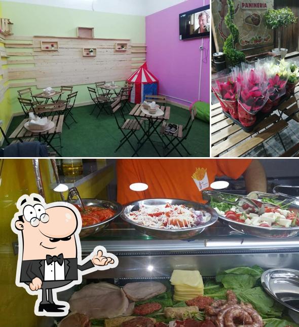 La interni e cibo del ristorante