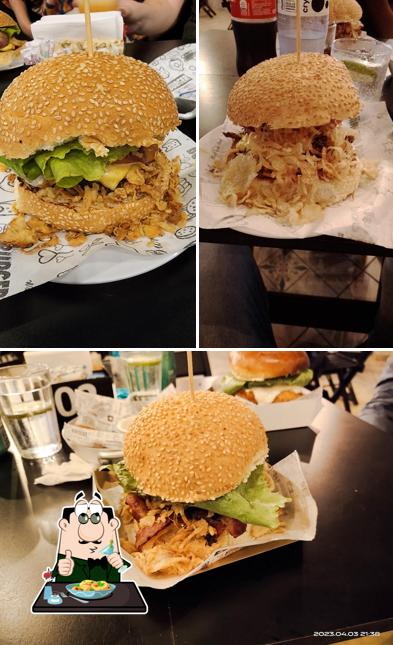 Sanduíche de carne de porco desfiada em Cabral Burguer