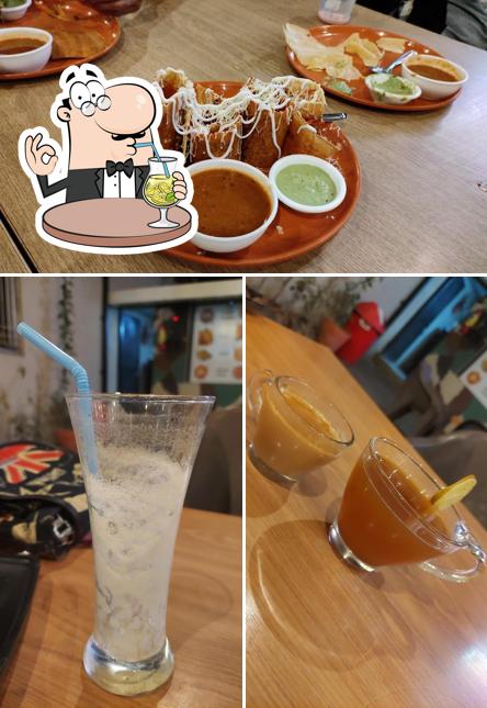 The photo of Friends & Cafe’s drink and food