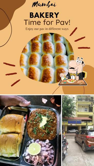 Food at Mumbai Bakery (Ladi Pav)