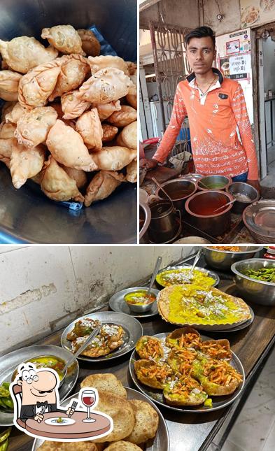 Meals at Pooja Dal Pakwan Ghughra