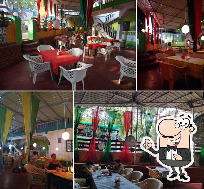 The interior of Tom Yam Thai