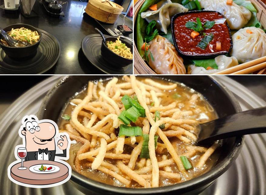 Meals at MOMOMAN (Infocity)