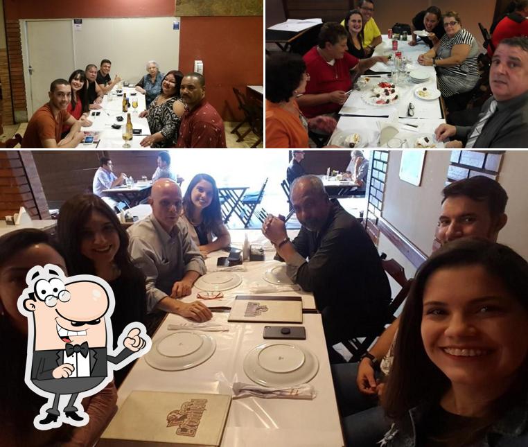 O interior do Esquina 2 / Kado Sushi - Picanha e Japonês