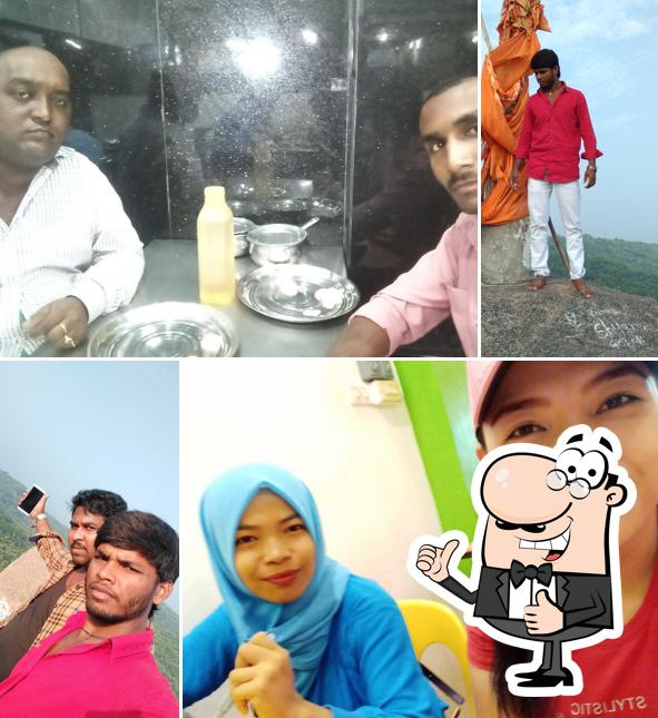 Here's a pic of Glamour Hotel