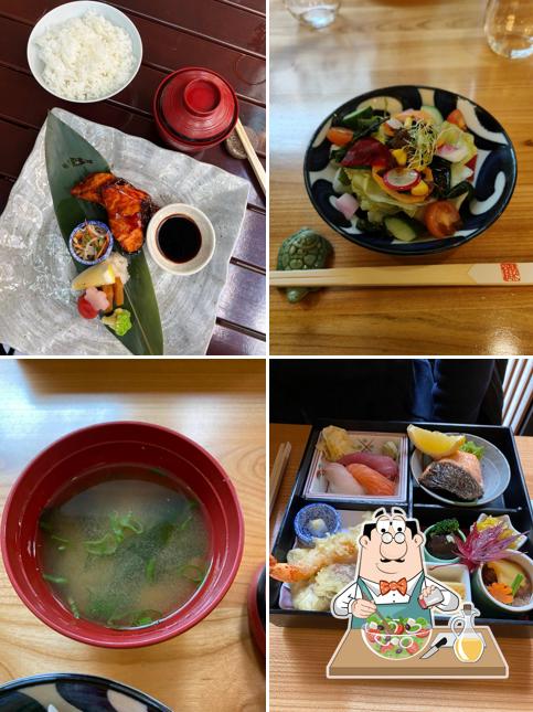 Insalata greca al Sala of Tokyo