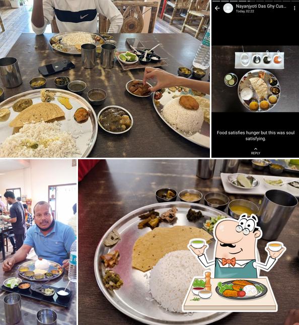Food at JOOTIR ADDA (জুতিৰ আড্ডা)