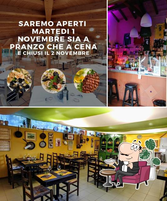 Siediti a un tavolo di Ristorante Pinseria I Pini