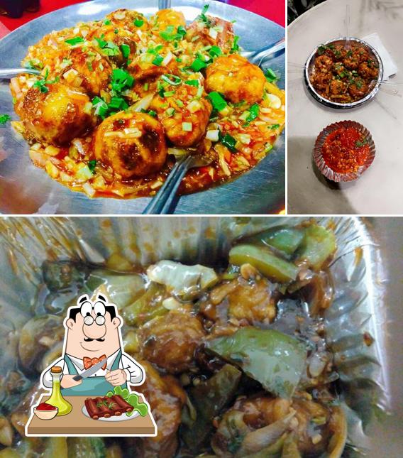 Try out meat dishes at Chinese Hut