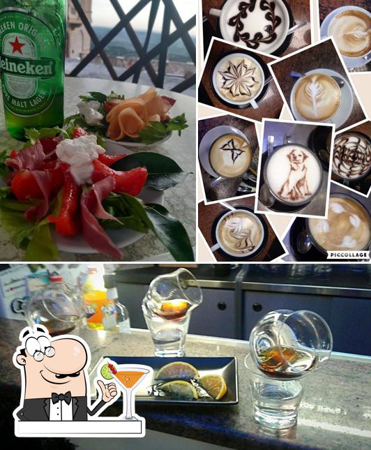 Prenditi un drink dal menu