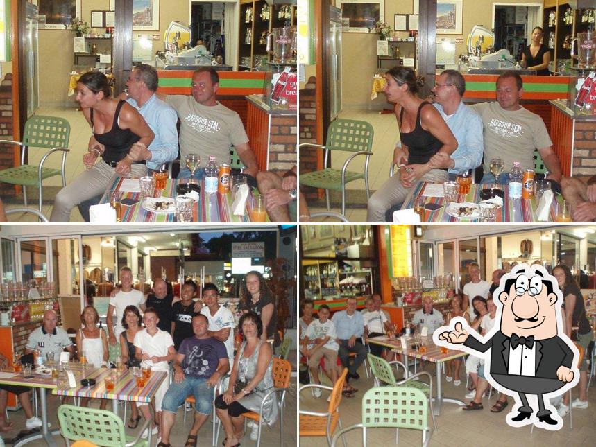 Dai un'occhiata agli interni di Ristorante - Pizzeria Hotel Sorrento