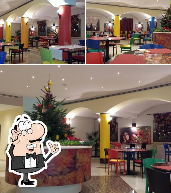 Gli interni di Pizza's Restaurant