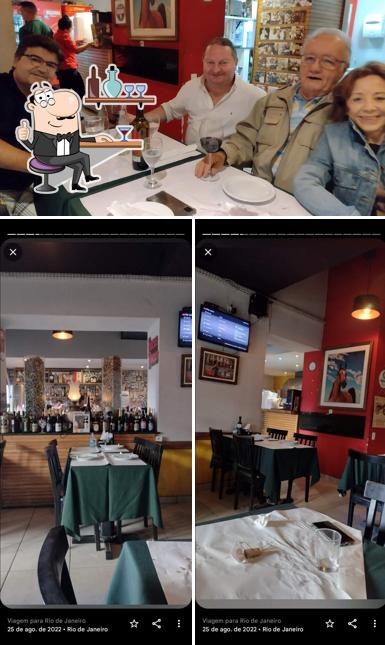 O interior do Galeto & Grill Liceu Tijuca