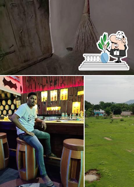 Check out how Aura : The Pub looks outside