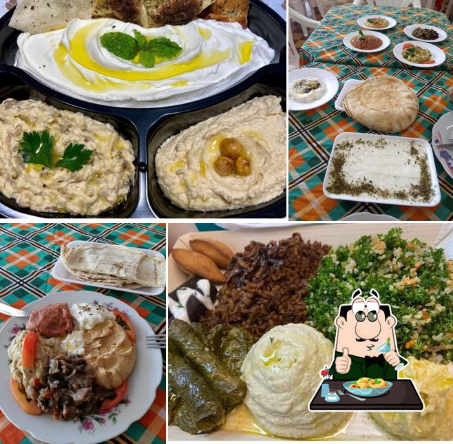 Platos en Folha de Uva Culinária Árabe