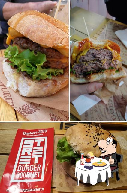 Ordina un hamburger a Street Burger Gourmet