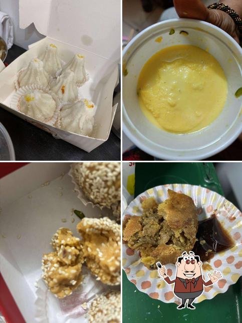 Food at Bikaner Namkeen Centre