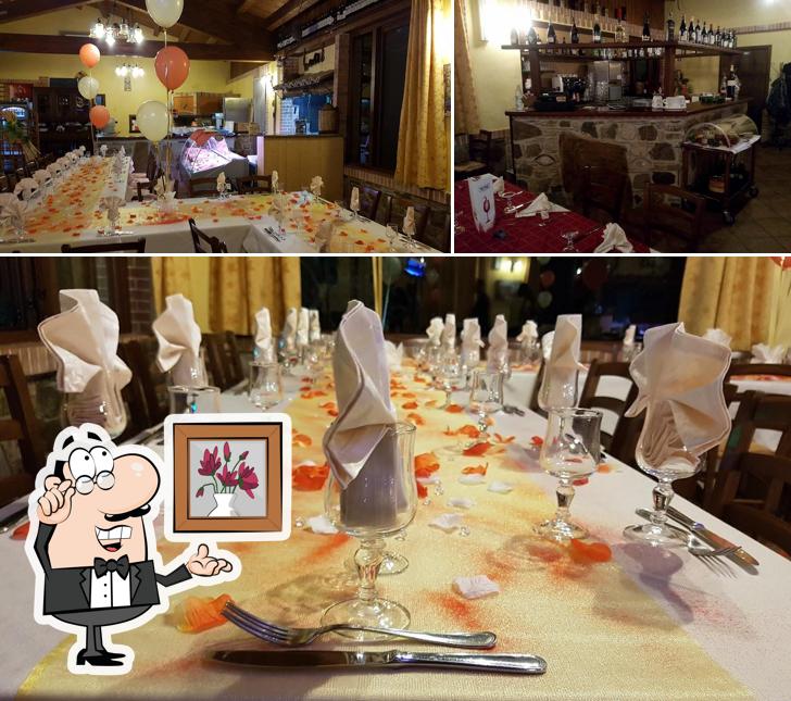 Siediti a un tavolo di Franco E Ciccio A Mare