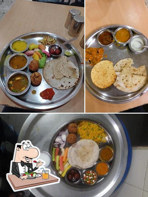 Food at Ramdeo Bhojnalaya