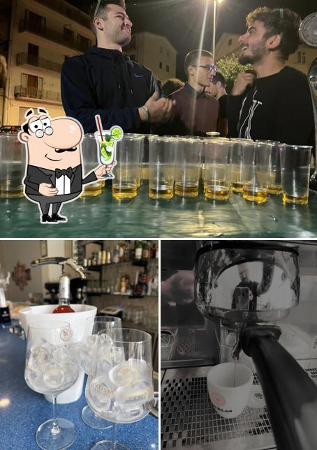 Goditi qualcosa da bere a Gringos Bar