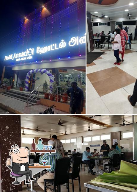 The interior of Hotel Annachi (ஹோட்டல் அண்ணாச்சி)