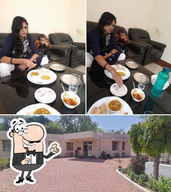 This is the image showing interior and exterior at Varuna Guest House 39 GTC VARANASI