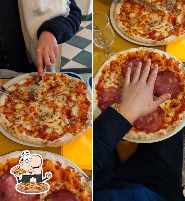 Scegli una pizza a Caffè Britannia Pisa