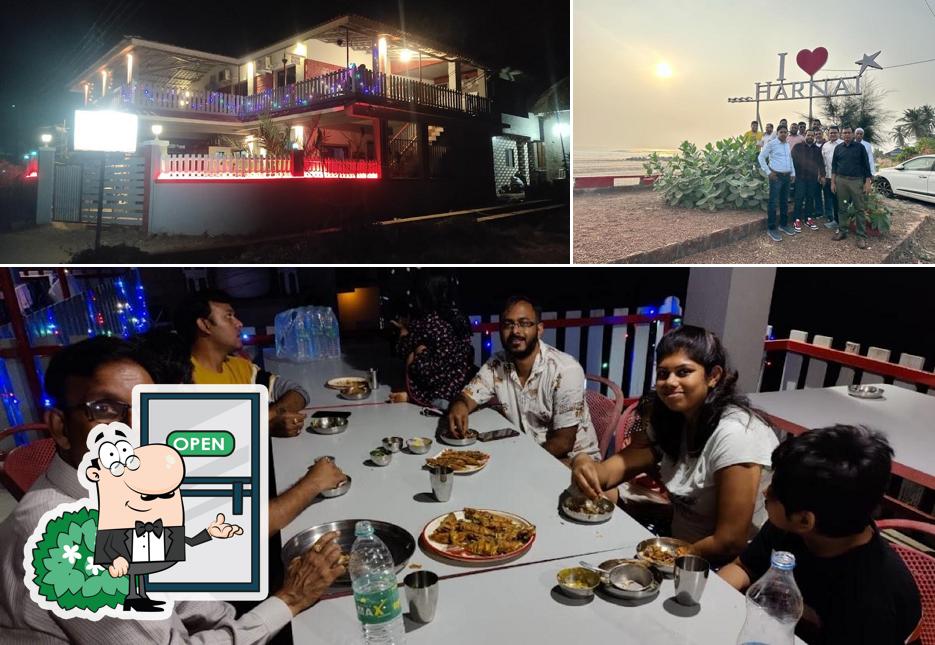 Among various things one can find exterior and food at Cafe Sea View